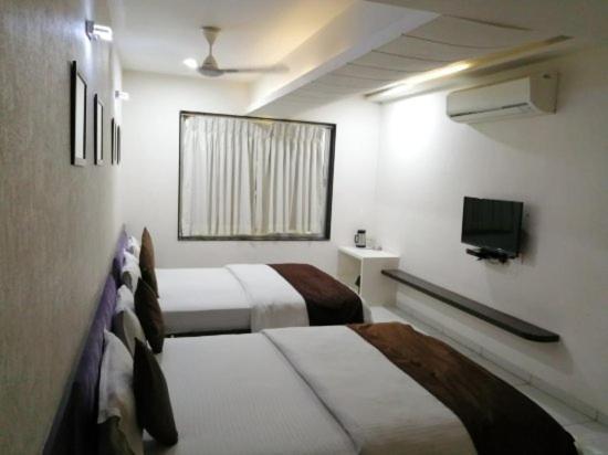 Hotel Best Velly Gandhinagar Exteriör bild