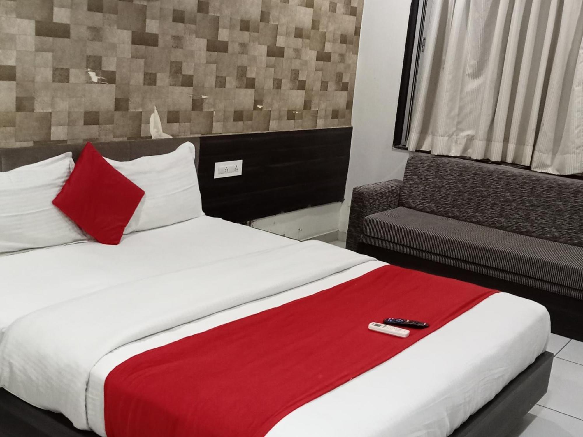 Hotel Best Velly Gandhinagar Exteriör bild