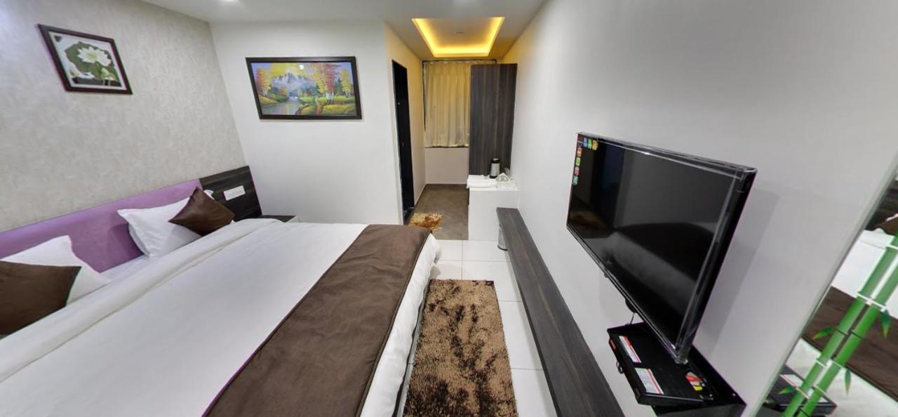 Hotel Best Velly Gandhinagar Exteriör bild